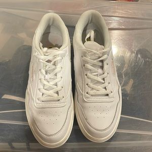 REEBOK white sneakers with pink detail